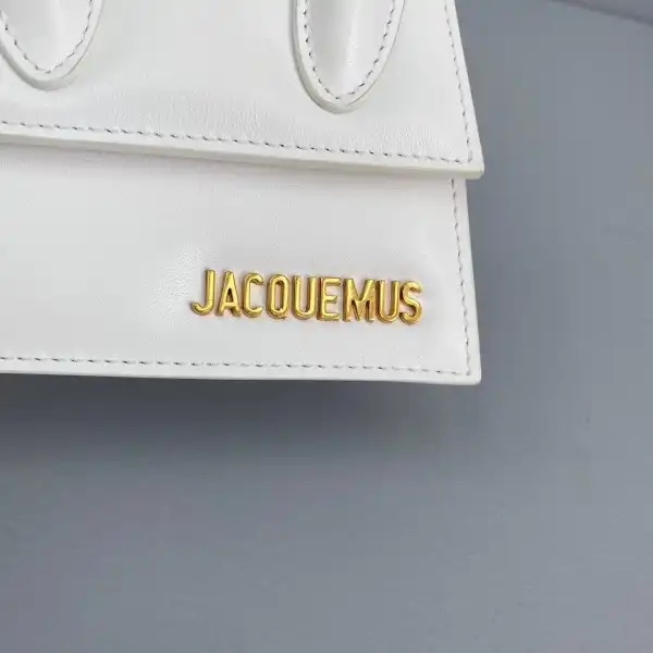 Repladies offers premium fake Louis bags at unbeatable prices. Our products are cheap because we focus on direct sales JACQUEMUS Le Chiquito Mini Bag 0124