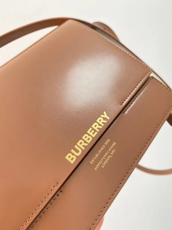 Repladies offers premium fake Louis bags at unbeatable prices. Our products are cheap because we focus on direct sales BURBERRY Small Leather Grace Bag 0119