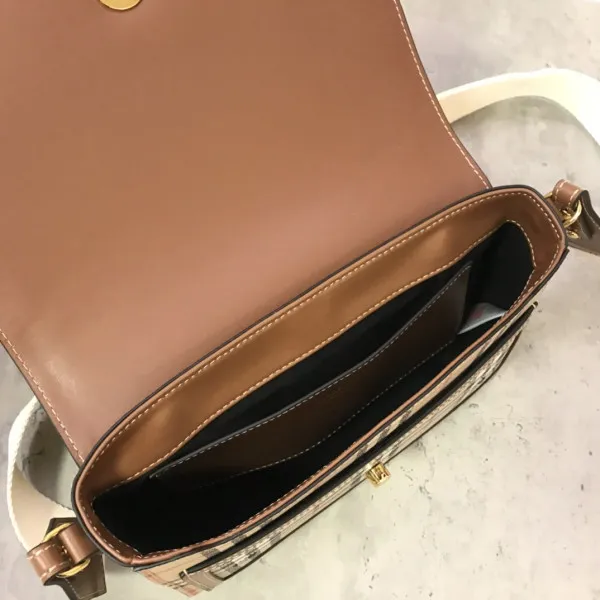 Repladies offers premium fake Louis bags at unbeatable prices. Our products are cheap because we focus on direct sales BURBERRY Note Crossbody Bag-25-8.5-18cm 0112