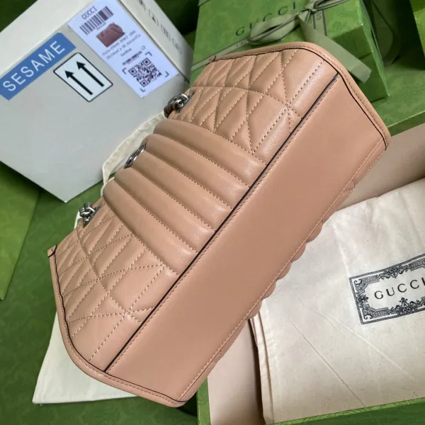 Repladies offers premium fake Louis bags at unbeatable prices. Our products are cheap because we focus on direct sales GUCCI GG Marmont Tote Bag 0114