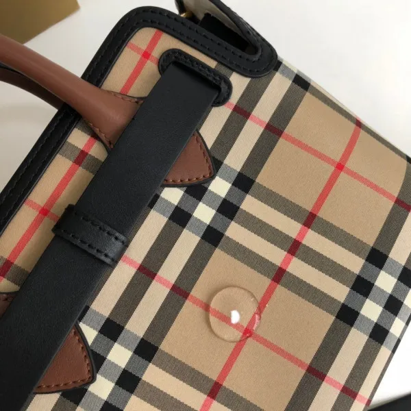 Repladies offers premium fake Louis bags at unbeatable prices. Our products are cheap because we focus on direct sales BURBERRY The Mini Vintage Check Triple Stud Belt Bag 0112