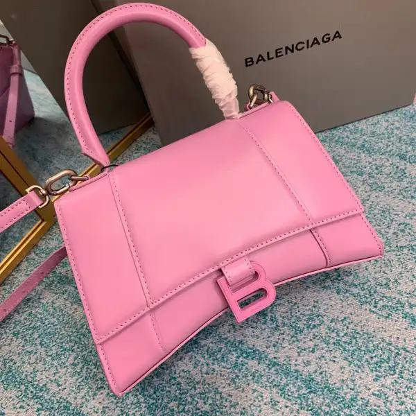 Eliminating the middleman and passing on savings to you. With massive production and tax-free benefits BALENCIAGA HOURGLASS 0126