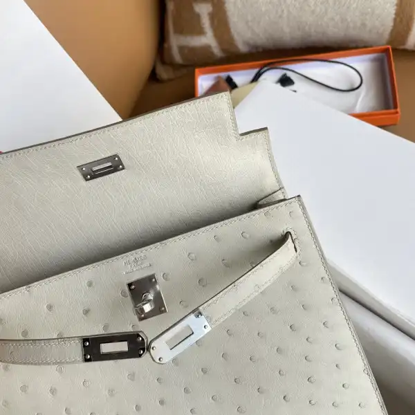 Repladies offers premium fake Louis bags at unbeatable prices. Our products are cheap because we focus on direct sales HERMES KELLY 25CM ALL HANDMADE 0131