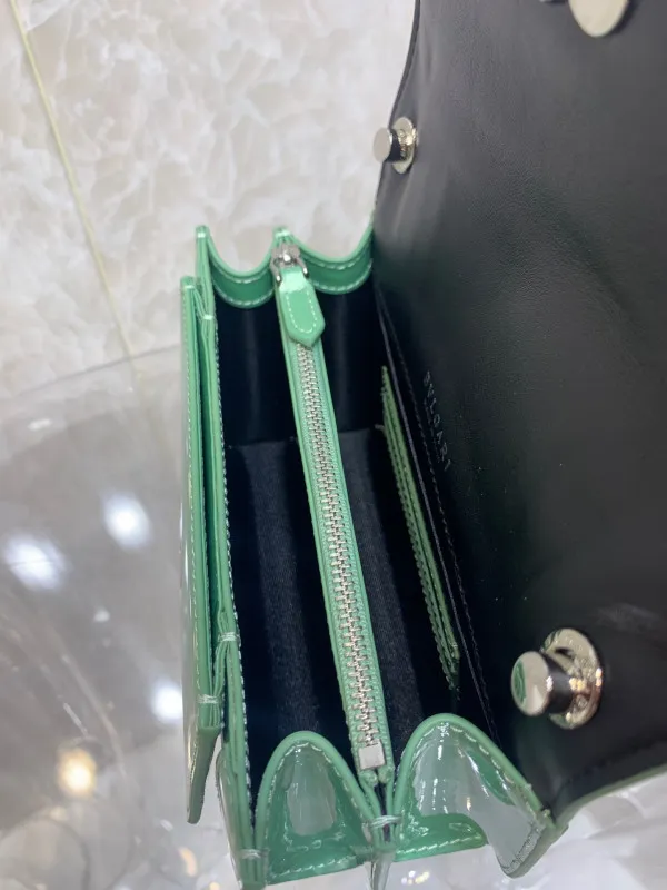 Repladies offers premium fake Louis bags at unbeatable prices. Our products are cheap because we focus on direct sales BVLGARI SERPENTI FOREVER CROSSBODY BAG 0117