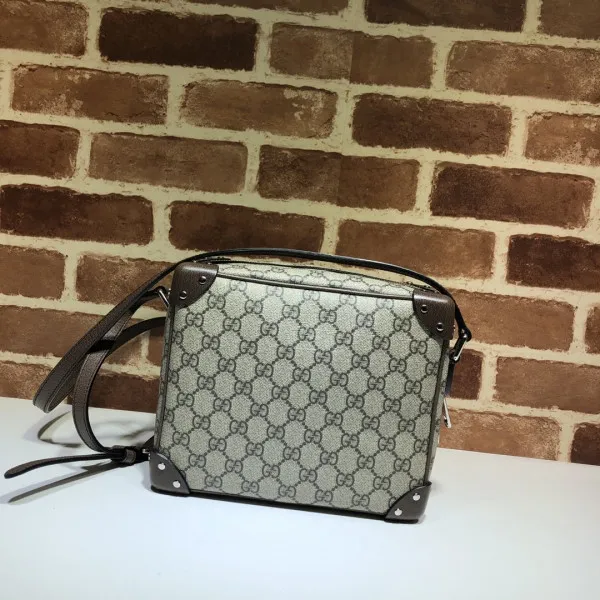 Repladies offers premium fake Louis bags at unbeatable prices. Our products are cheap because we focus on direct sales GUCCI GG shoulder bag with leather details 0114