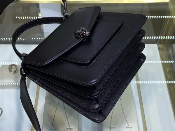 Repladies offers premium fake Louis bags at unbeatable prices. Our products are cheap because we focus on direct sales BVLGARI SERPENTI FOREVER TOP HANDLE-18CM 0117