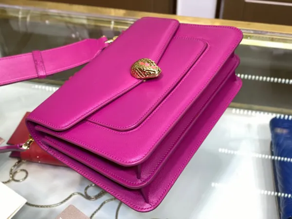 Repladies offers premium fake Louis bags at unbeatable prices. Our products are cheap because we focus on direct sales BVLGARI SERPENTI FOREVER 0117