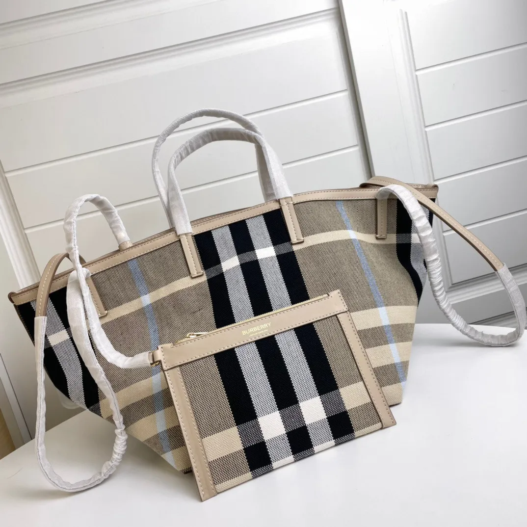 BURBERRY Beach Tote 0119