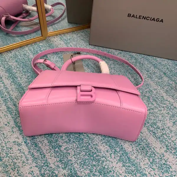 Eliminating the middleman and passing on savings to you. With massive production and tax-free benefits BALENCIAGA HOURGLASS 0126