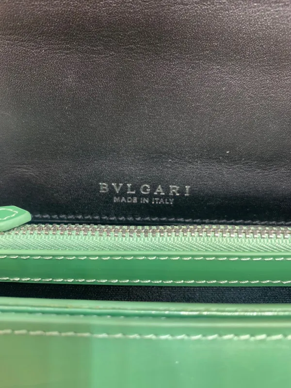 Repladies offers premium fake Louis bags at unbeatable prices. Our products are cheap because we focus on direct sales BVLGARI SERPENTI FOREVER CROSSBODY BAG 0117