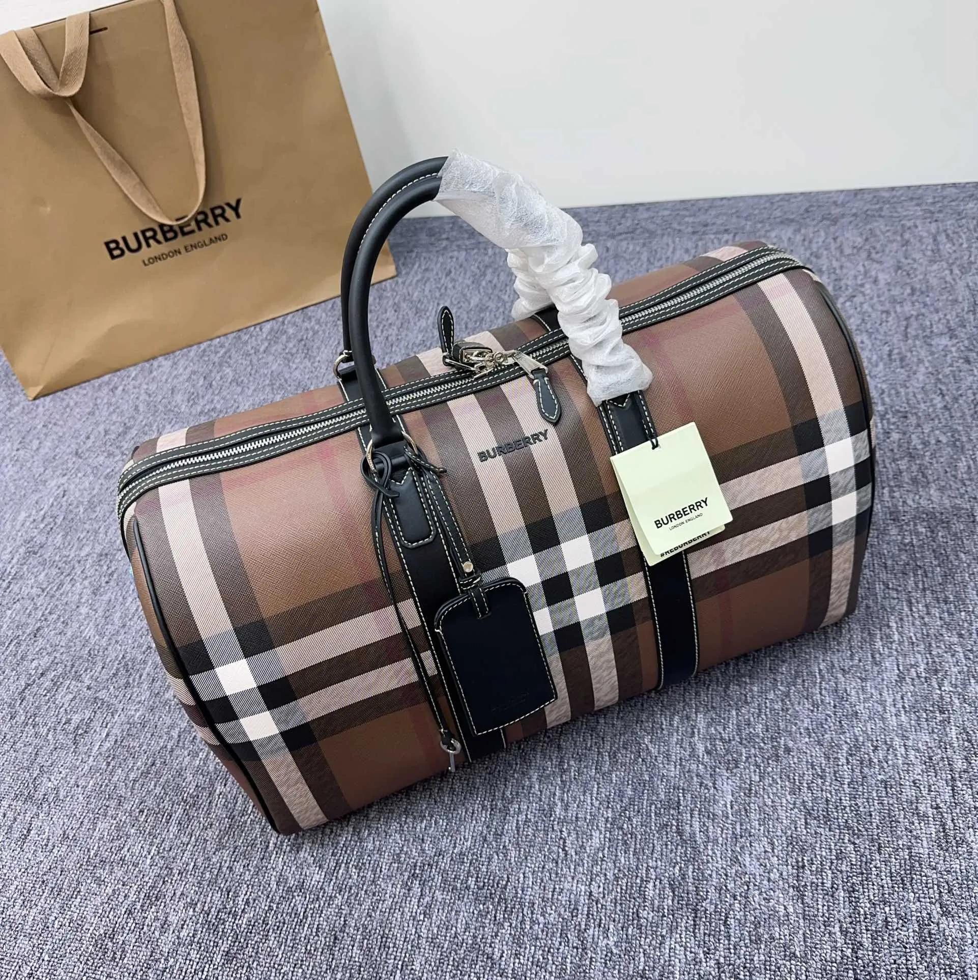 You get luxury for less. Shop now for the best deals on fake Louis bags. BURBERRY Boston Holdall 0112