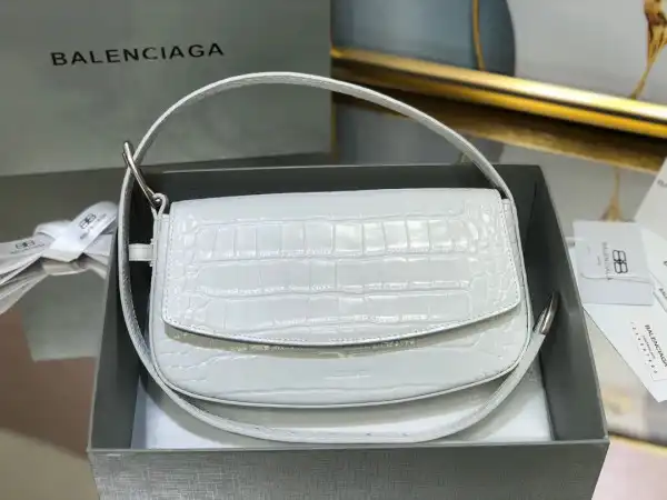 Repladies offers premium fake Louis bags at unbeatable prices. Our products are cheap because we focus on direct sales BALENCIAGA GHOST BAG 0126