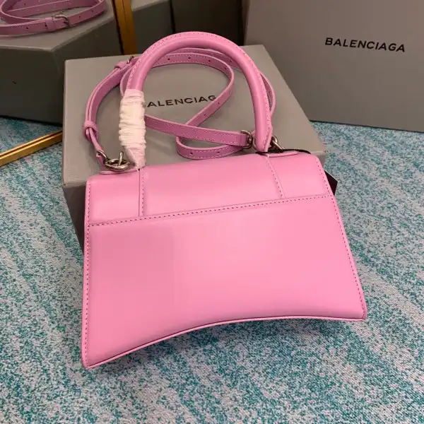 Eliminating the middleman and passing on savings to you. With massive production and tax-free benefits BALENCIAGA HOURGLASS 0126