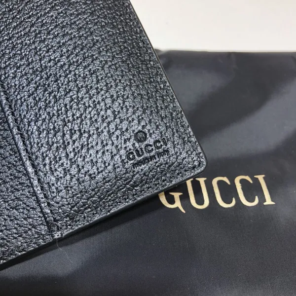 You get luxury for less. Shop now for the best deals on fake Louis bags. GUCCI Off The Grid passport case 0115