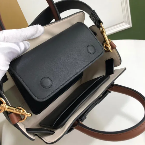 Repladies offers premium fake Louis bags at unbeatable prices. Our products are cheap because we focus on direct sales BURBERRY The Mini Vintage Check Triple Stud Belt Bag 0112