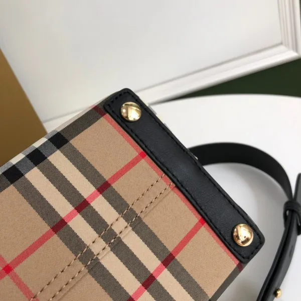 Repladies offers premium fake Louis bags at unbeatable prices. Our products are cheap because we focus on direct sales BURBERRY The Mini Vintage Check Triple Stud Belt Bag 0112