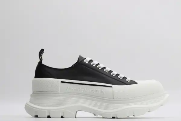 Eliminating the middleman and passing on savings to you. With massive production and tax-free benefits ALEXANDER MCQUEEN Tread Slick Lace Up 0124