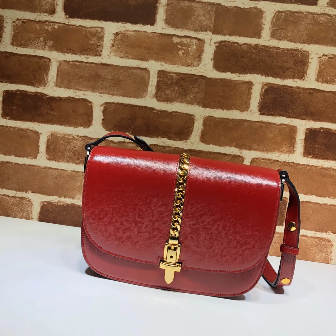 Eliminating the middleman and passing on savings to you. With massive production and tax-free benefits GUCCI Sylvie 1969 small shoulder bag 0115