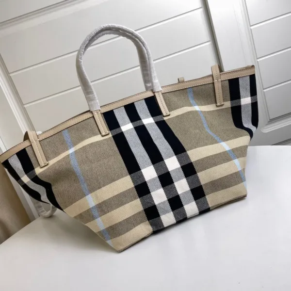 You get luxury for less. Shop now for the best deals on fake Louis bags. BURBERRY Beach Tote 0119