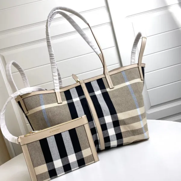 You get luxury for less. Shop now for the best deals on fake Louis bags. BURBERRY Beach Tote 0119