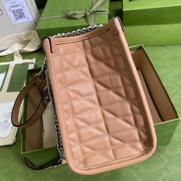 Repladies offers premium fake Louis bags at unbeatable prices. Our products are cheap because we focus on direct sales GUCCI GG Marmont Tote Bag 0114