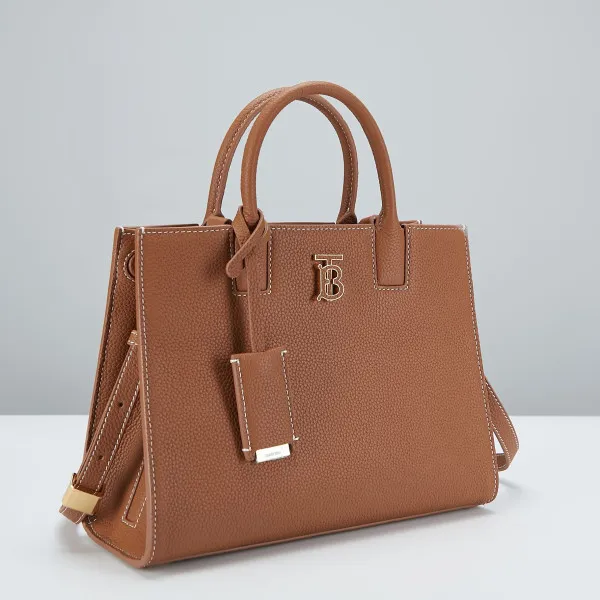 You get luxury for less. Shop now for the best deals on fake Louis bags. BURBERRY Small Frances Bag 0119