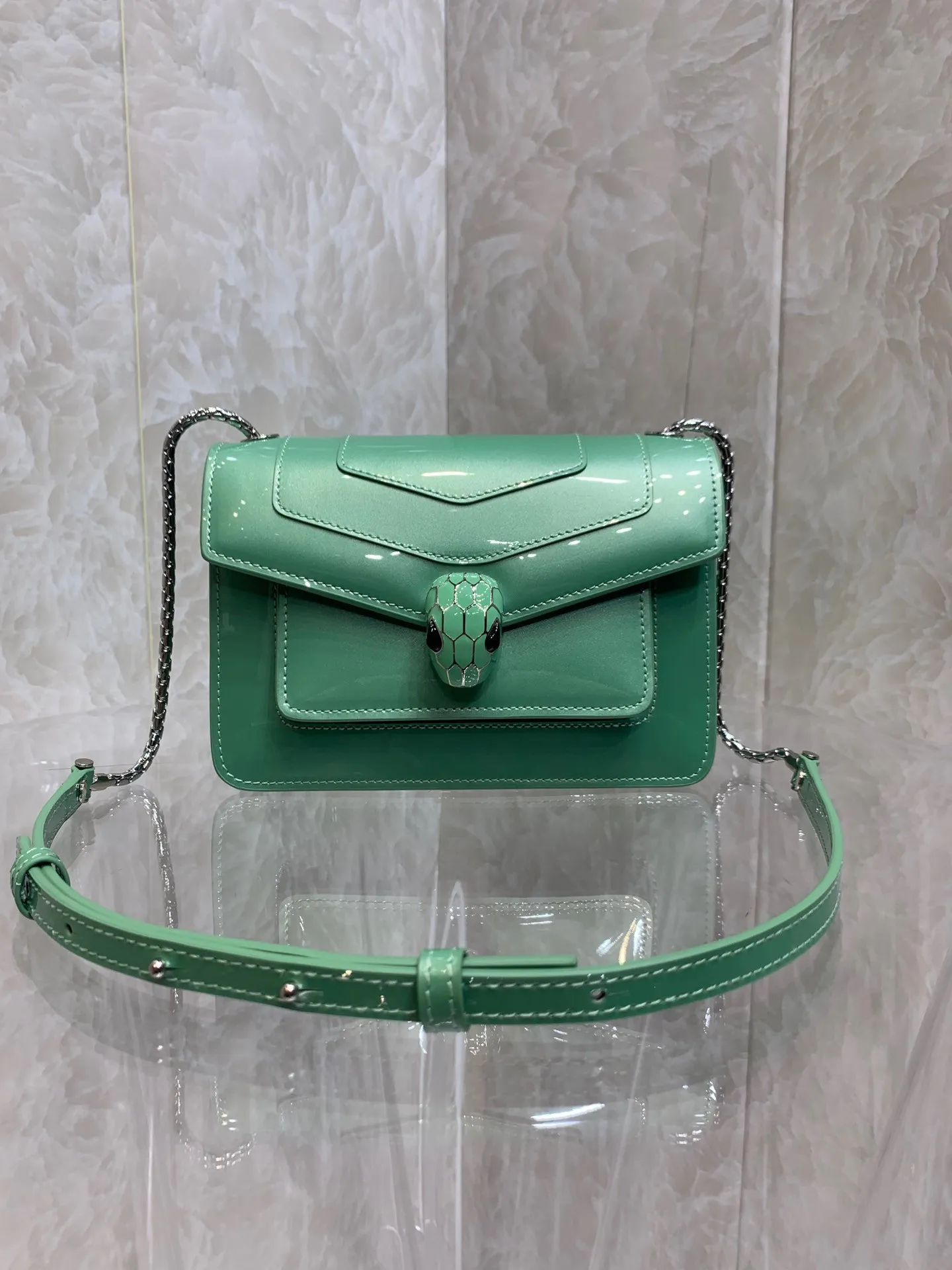 Repladies offers premium fake Louis bags at unbeatable prices. Our products are cheap because we focus on direct sales BVLGARI SERPENTI FOREVER CROSSBODY BAG 0117