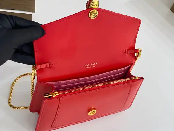 Repladies offers premium fake Louis bags at unbeatable prices. Our products are cheap because we focus on direct sales BVLGARI SERPENTI FOREVER 0129