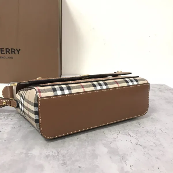 Repladies offers premium fake Louis bags at unbeatable prices. Our products are cheap because we focus on direct sales BURBERRY Note Crossbody Bag-25-8.5-18cm 0112