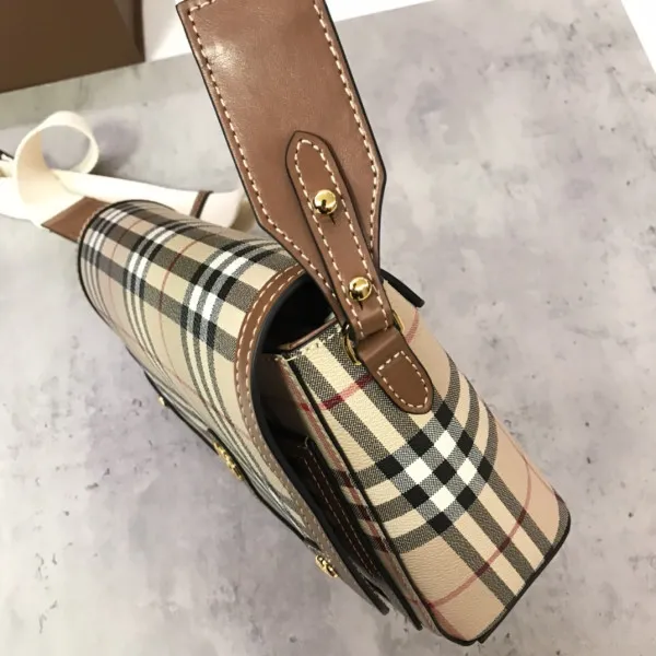 Repladies offers premium fake Louis bags at unbeatable prices. Our products are cheap because we focus on direct sales BURBERRY Note Crossbody Bag-25-8.5-18cm 0112