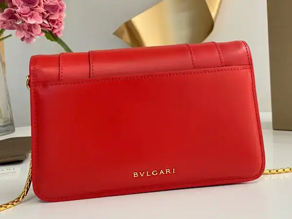 Repladies offers premium fake Louis bags at unbeatable prices. Our products are cheap because we focus on direct sales BVLGARI SERPENTI FOREVER 0129