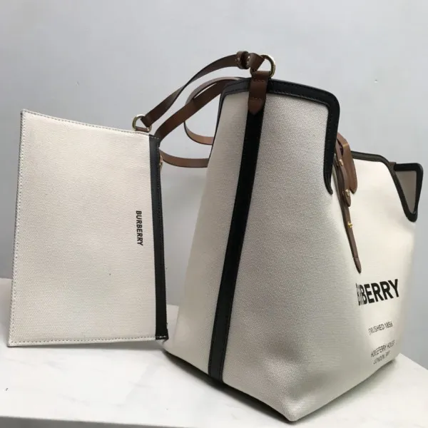 Repladies offers premium fake Louis bags at unbeatable prices. Our products are cheap because we focus on direct sales BURBERRY The Medium Soft Cotton Canvas Belt Bag 0119