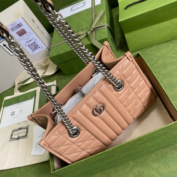 Repladies offers premium fake Louis bags at unbeatable prices. Our products are cheap because we focus on direct sales GUCCI GG Marmont Tote Bag 0114