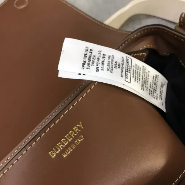 Repladies offers premium fake Louis bags at unbeatable prices. Our products are cheap because we focus on direct sales BURBERRY Note Crossbody Bag-25-8.5-18cm 0112