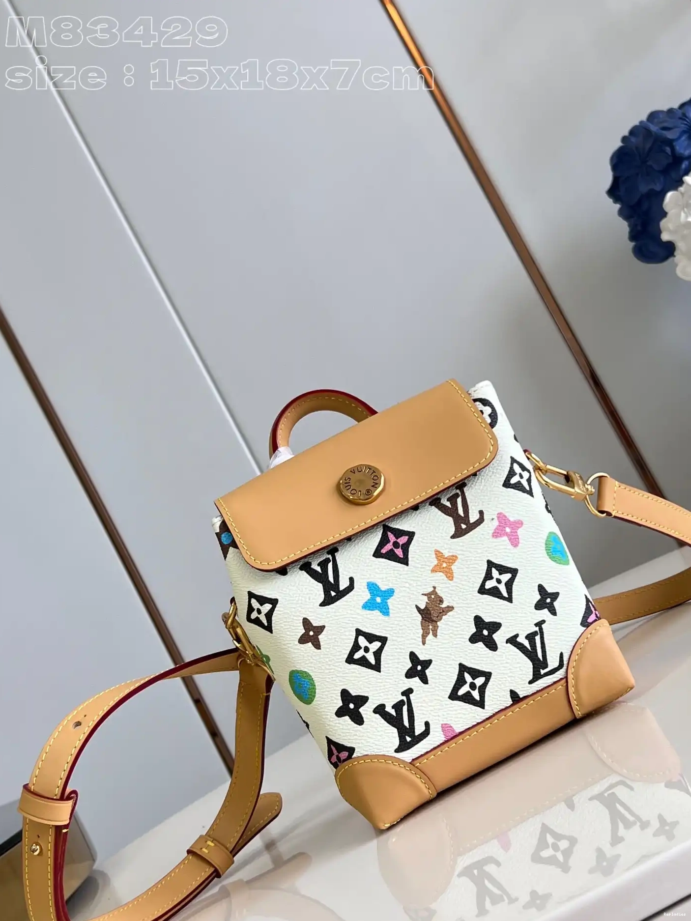 Repladies offers premium fake Louis bags at unbeatable prices. Our products are cheap because we focus on direct sales VUITTON Steamer LOUIS Nano 0215