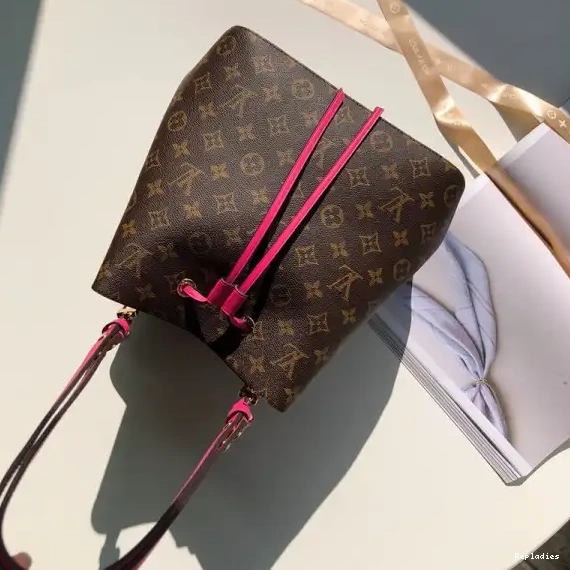 You get luxury for less. Shop now for the best deals on fake Louis bags. NÉONOÉ VUITTON LOUIS 0223