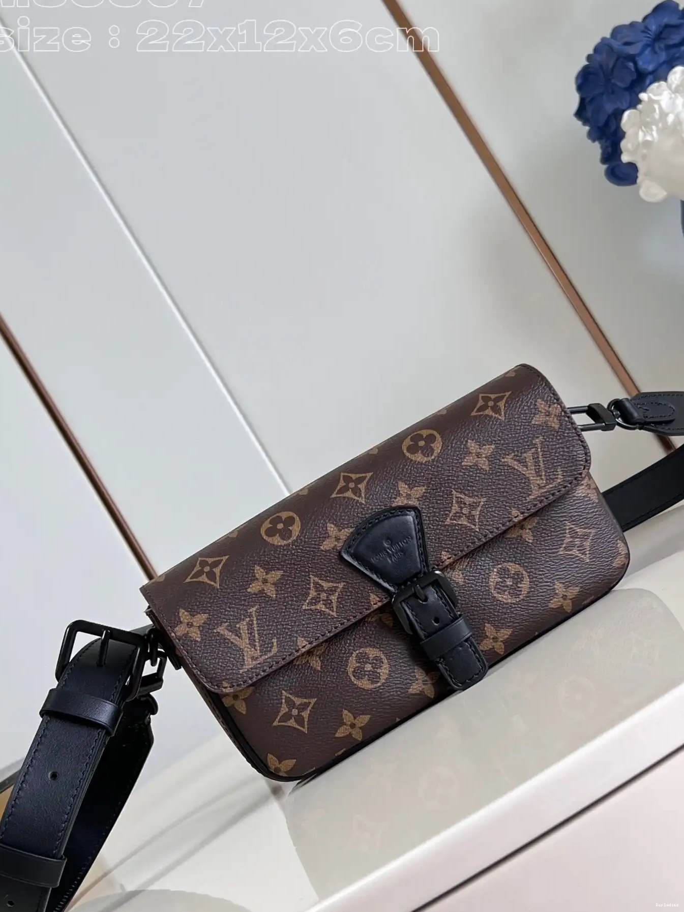 Eliminating the middleman and passing on savings to you. With massive production and tax-free benefits Wearable Montsouris Wallet LOUIS VUITTON 0208