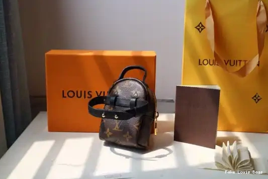 Eliminating the middleman and passing on savings to you. With massive production and tax-free benefits WRIST LOUIS VUITTON BAG 0211