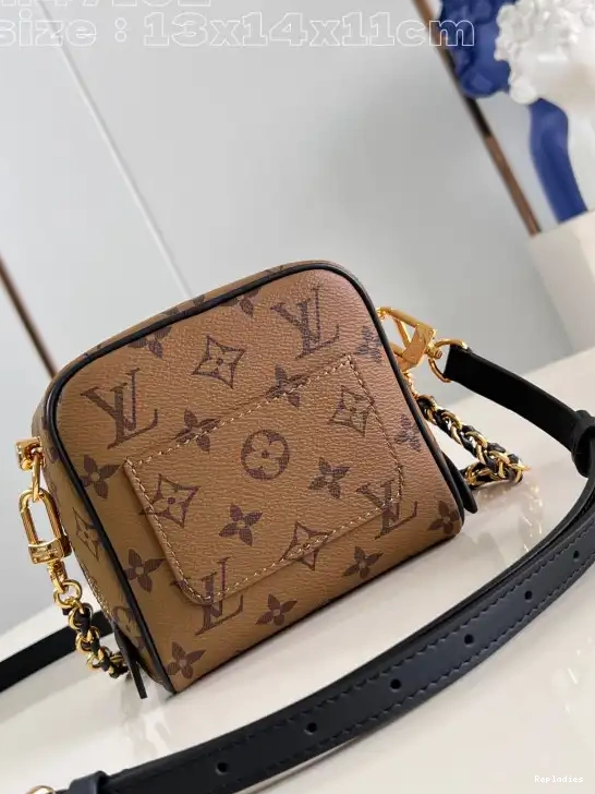 You get luxury for less. Shop now for the best deals on fake Louis bags. Just In Case-13*14*11.5CM LOUIS VUITTON 0220