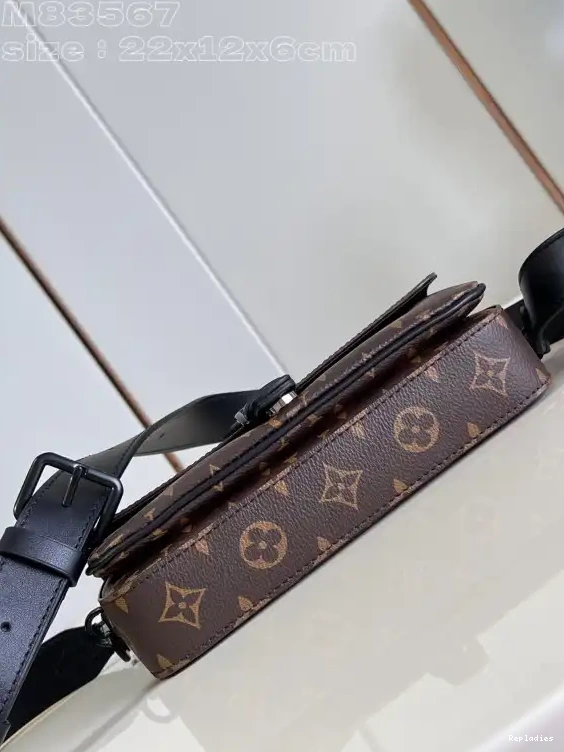 Eliminating the middleman and passing on savings to you. With massive production and tax-free benefits Wearable Montsouris Wallet LOUIS VUITTON 0208