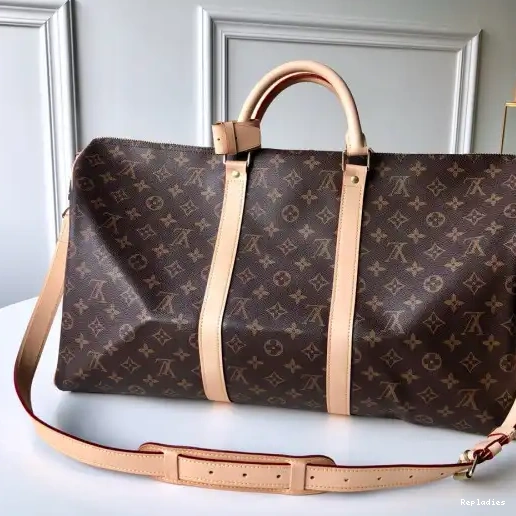 Eliminating the middleman and passing on savings to you. With massive production and tax-free benefits BANDOULIÈRE KEEPALL LOUIS VUITTON 50 0223