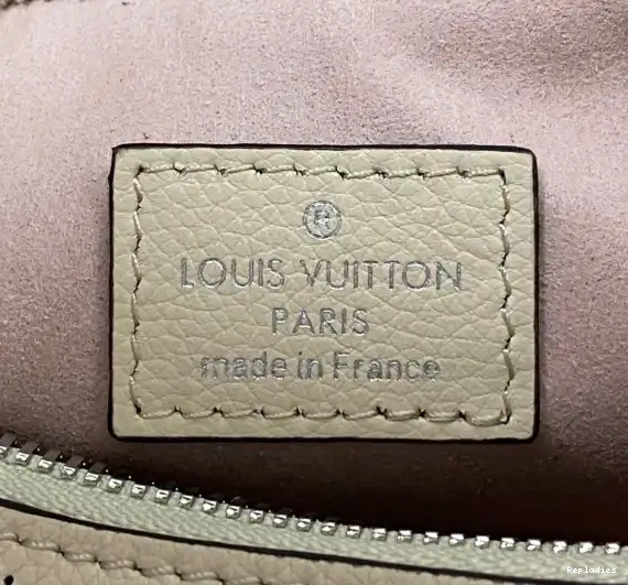 Repladies offers premium fake Louis bags at unbeatable prices. Our products are cheap because we focus on direct sales WHY PM VUITTON LOUIS KNOT 0212