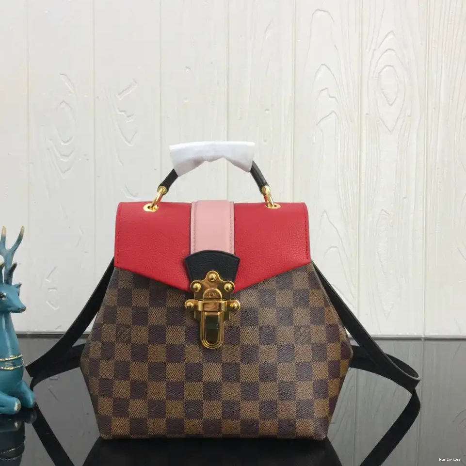 Repladies offers premium fake Louis bags at unbeatable prices. Our products are cheap because we focus on direct sales VUITTON CLAPTON LOUIS BACKPACK 0224