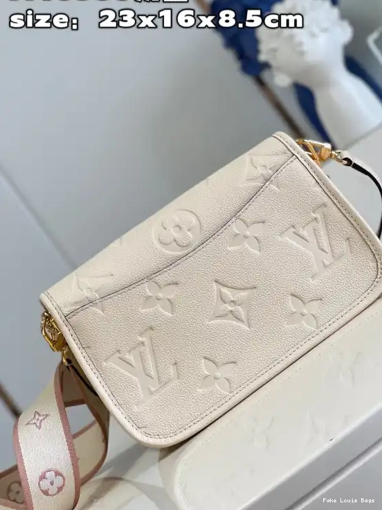 Repladies offers premium fake Louis bags at unbeatable prices. Our products are cheap because we focus on direct sales LOUIS Nano Diane VUITTON 0216