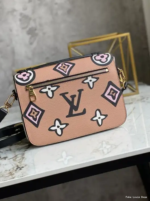 You get luxury for less. Shop now for the best deals on fake Louis bags. VUITTON POCHETTE LOUIS MÉTIS 0227