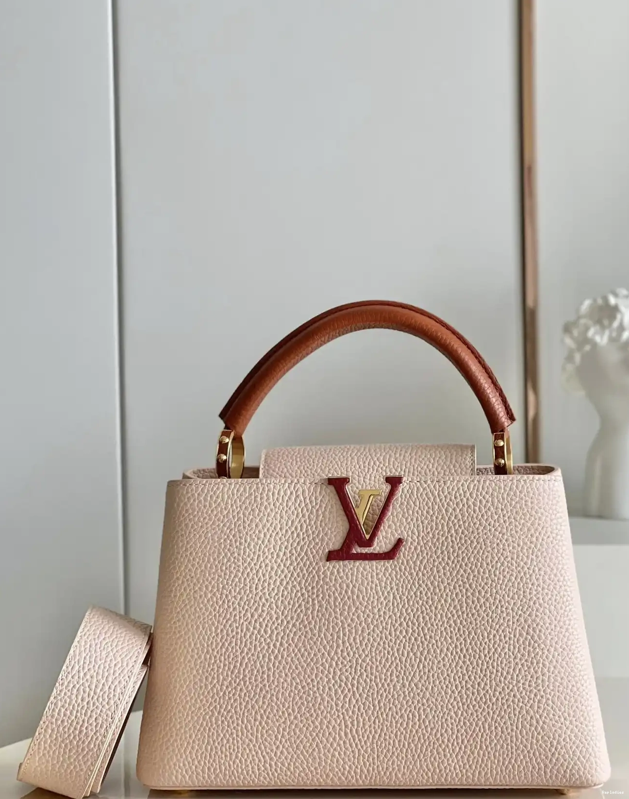 Eliminating the middleman and passing on savings to you. With massive production and tax-free benefits CAPUCINES LOUIS BB VUITTON 0228