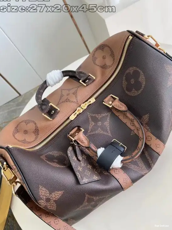 Repladies offers premium fake Louis bags at unbeatable prices. Our products are cheap because we focus on direct sales LOUIS 45 BANDOULIÈRE KEEPALL VUITTON 0221