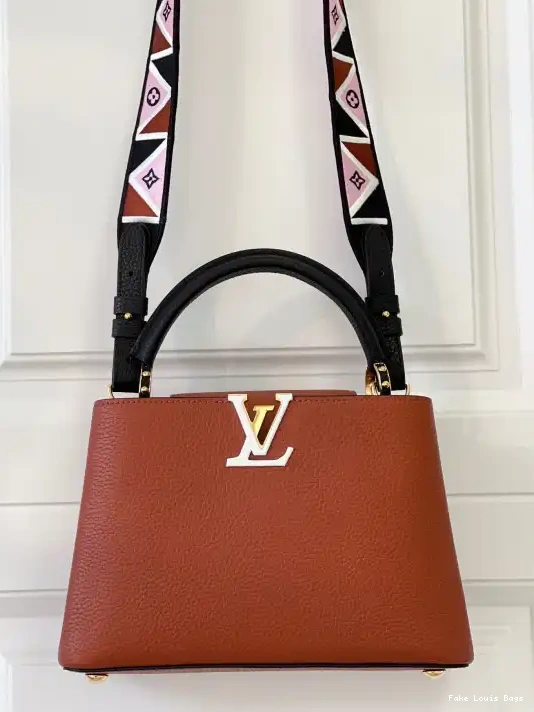 Repladies offers premium fake Louis bags at unbeatable prices. Our products are cheap because we focus on direct sales LOUIS VUITTON CAPUCINES BB 0218