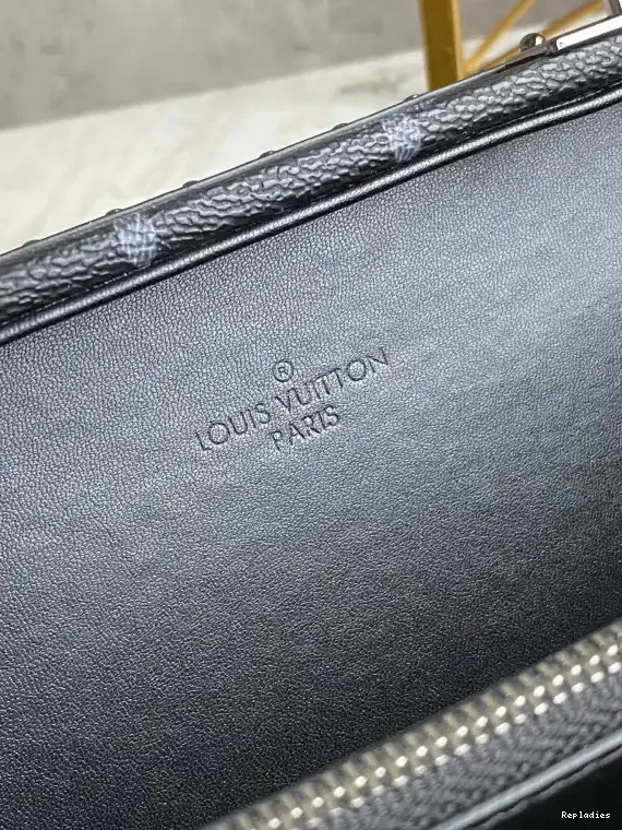 You get luxury for less. Shop now for the best deals on fake Louis bags. VUITTON CLUTCH BOX LOUIS 0207