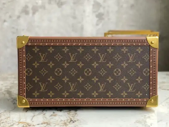 Eliminating the middleman and passing on savings to you. With massive production and tax-free benefits VUITTON ACCESSOIRES LOUIS COFFRET 0217